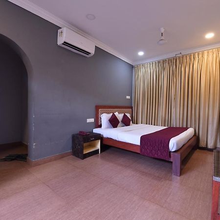 King Park Hotel Pondicherry Exterior photo