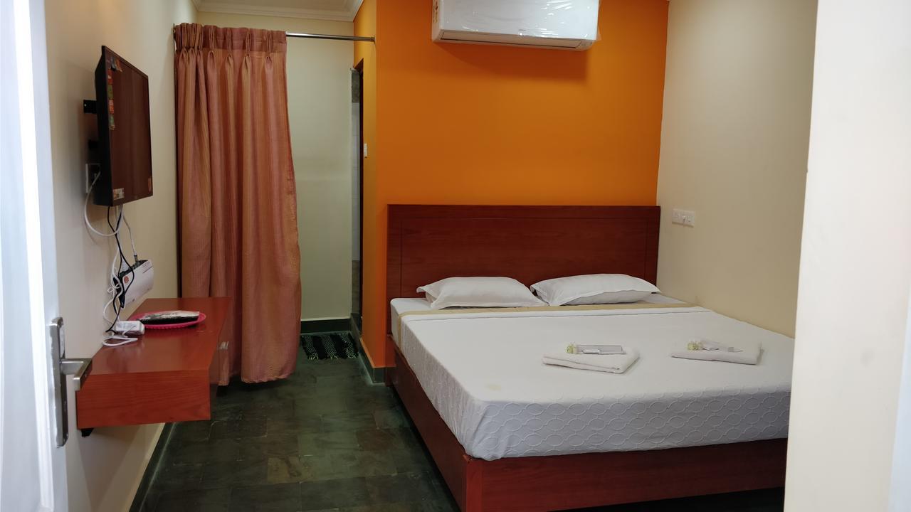 King Park Hotel Pondicherry Exterior photo