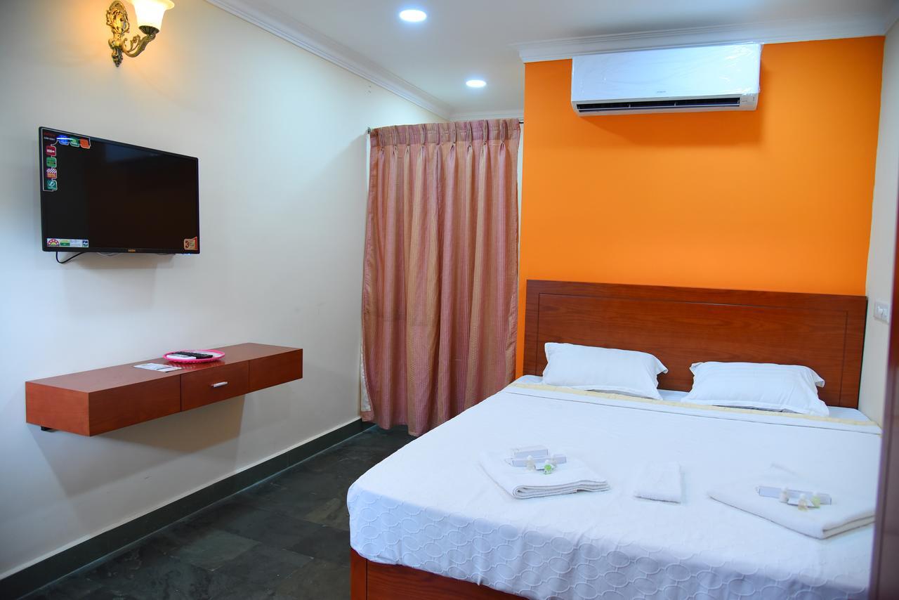 King Park Hotel Pondicherry Exterior photo