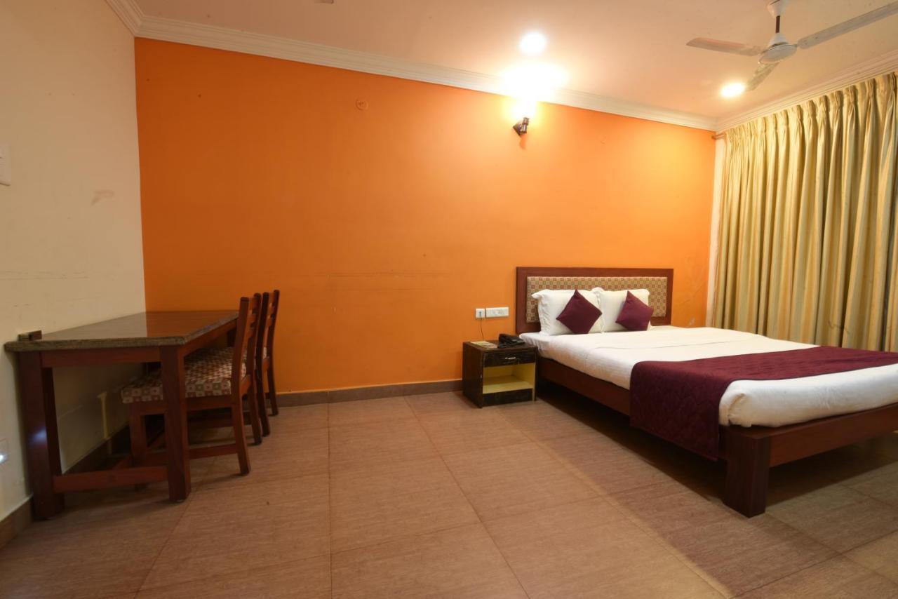 King Park Hotel Pondicherry Exterior photo