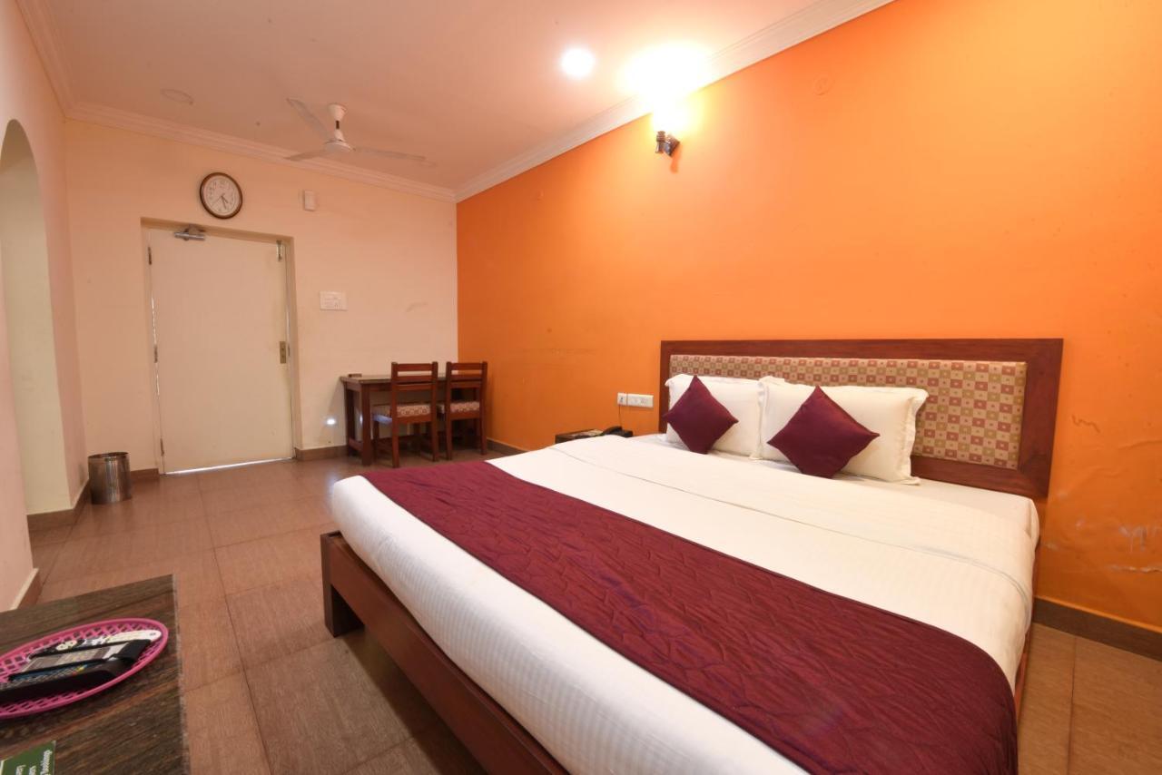 King Park Hotel Pondicherry Exterior photo