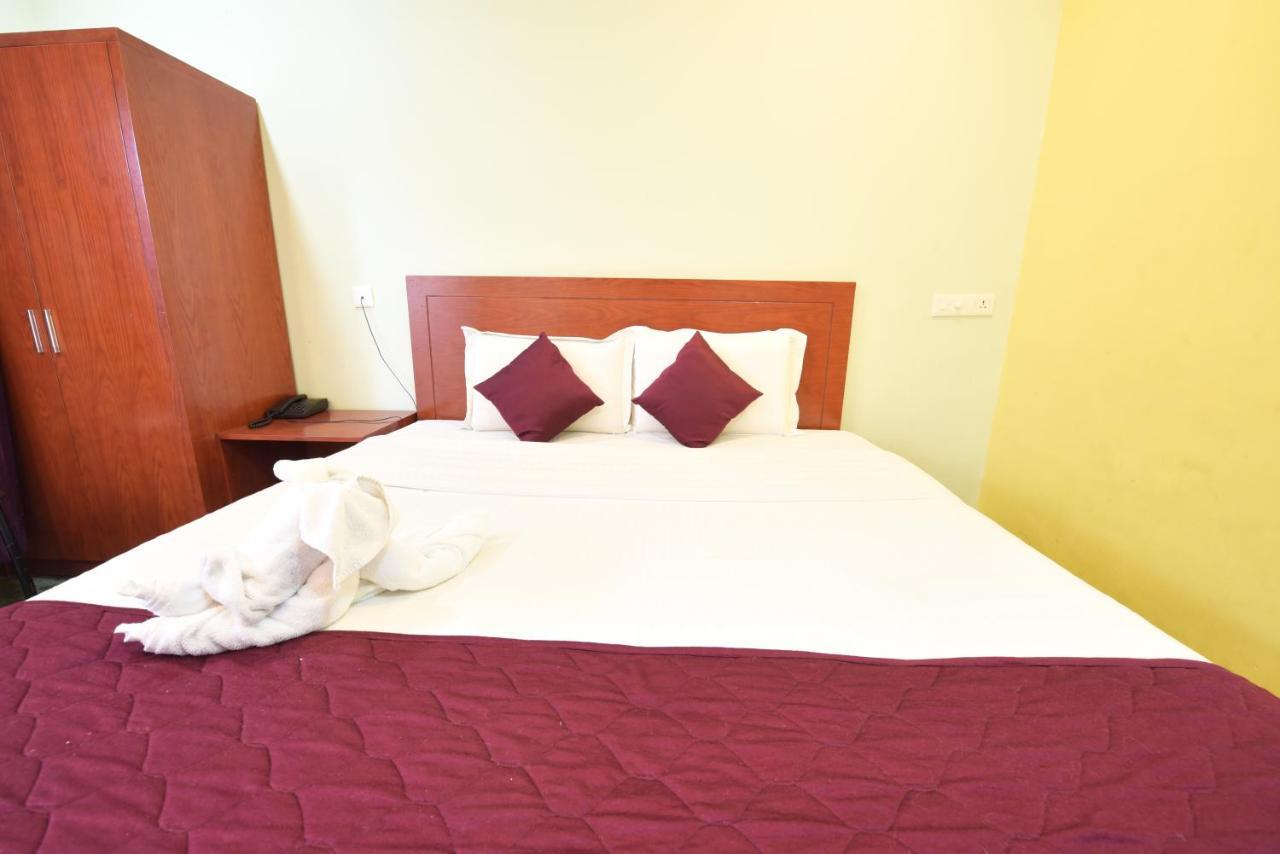 King Park Hotel Pondicherry Exterior photo
